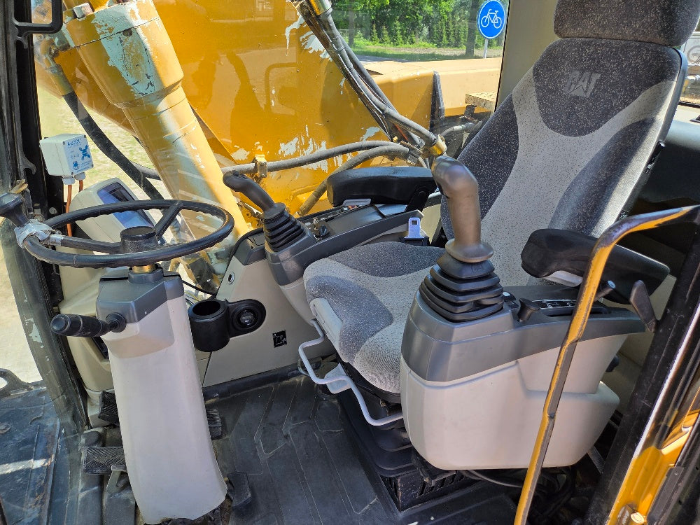 Caterpillar M322C