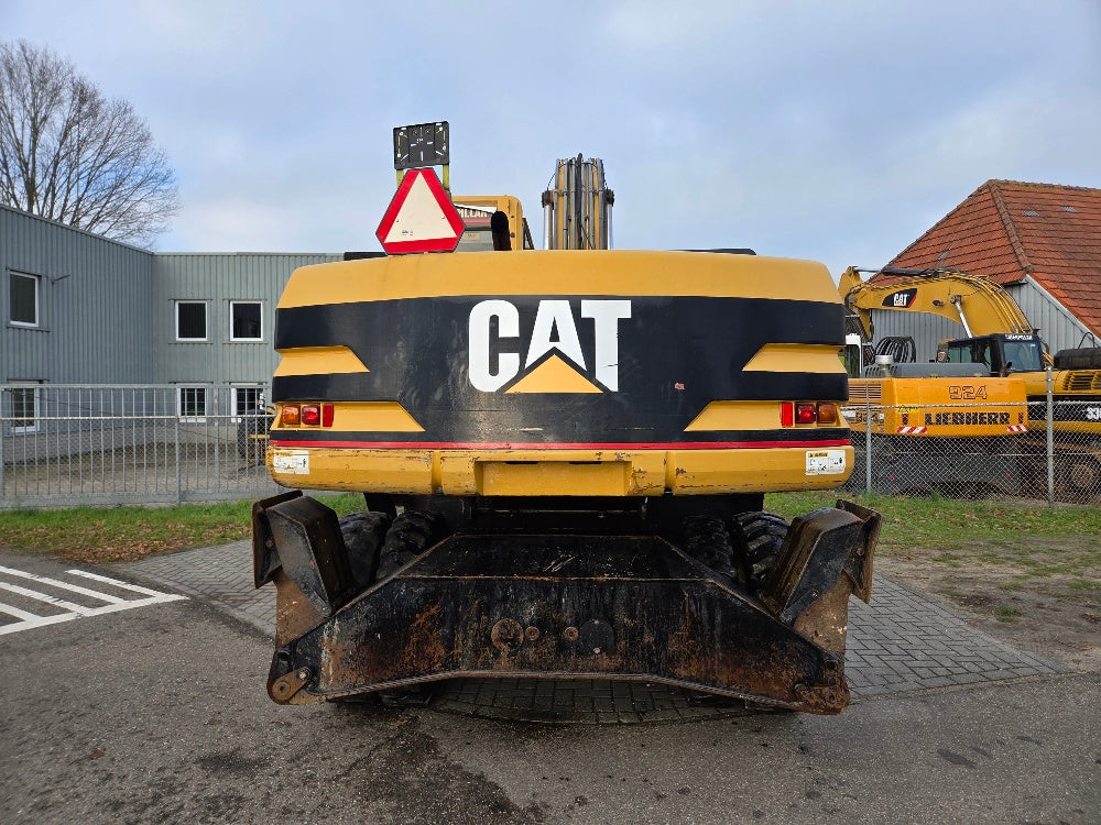 Caterpillar M318