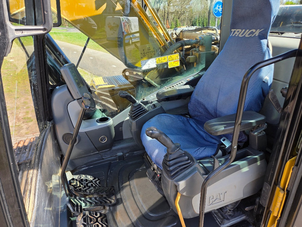 Caterpillar 323DL