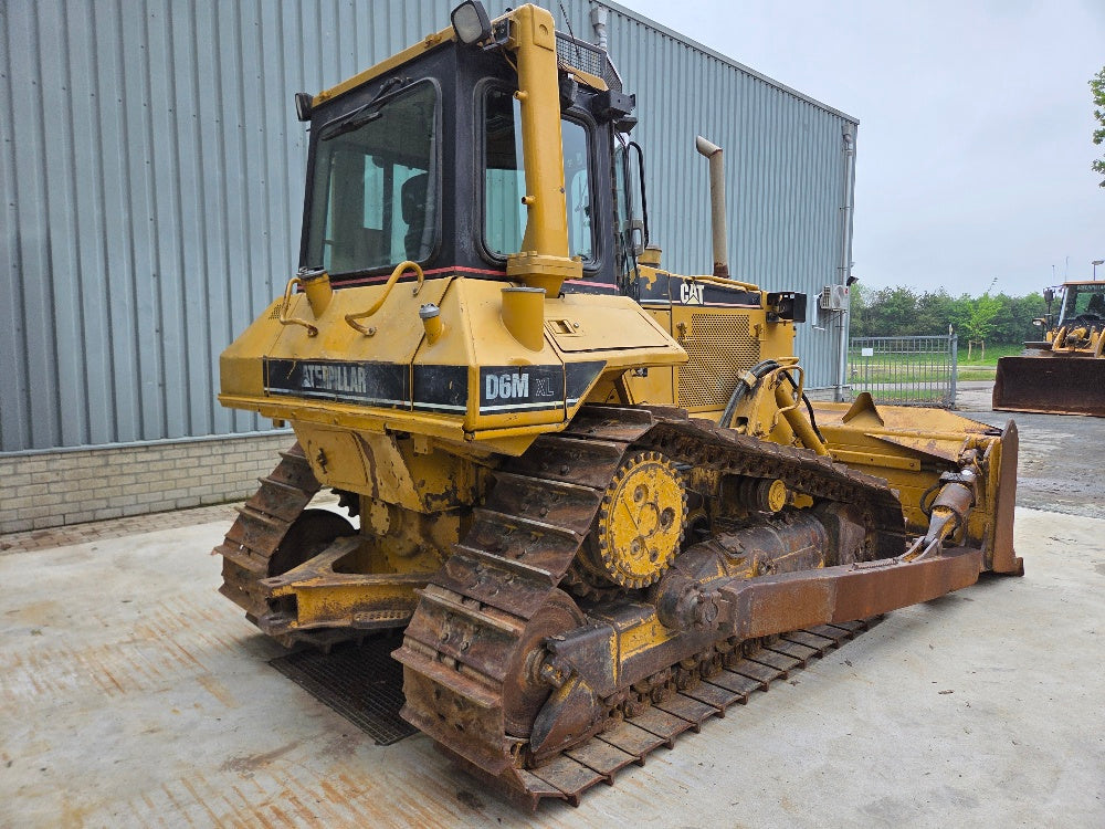 Caterpillar D6M XL