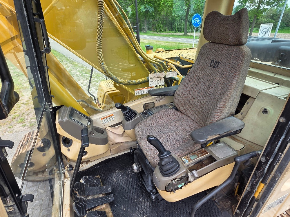 Caterpillar 320BL