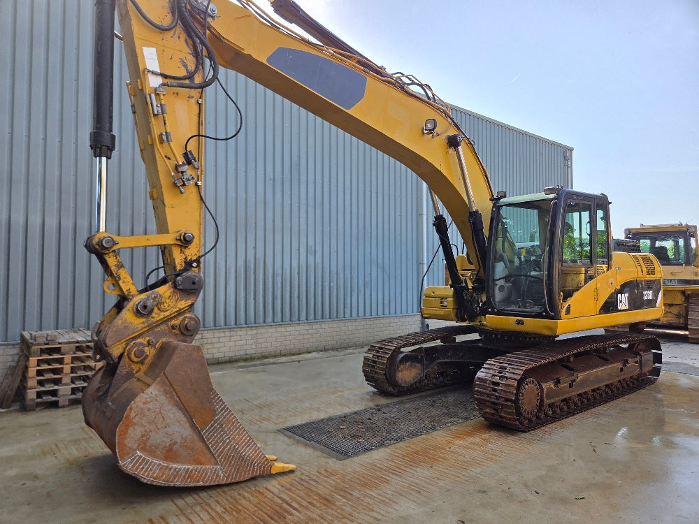 Caterpillar 323DL