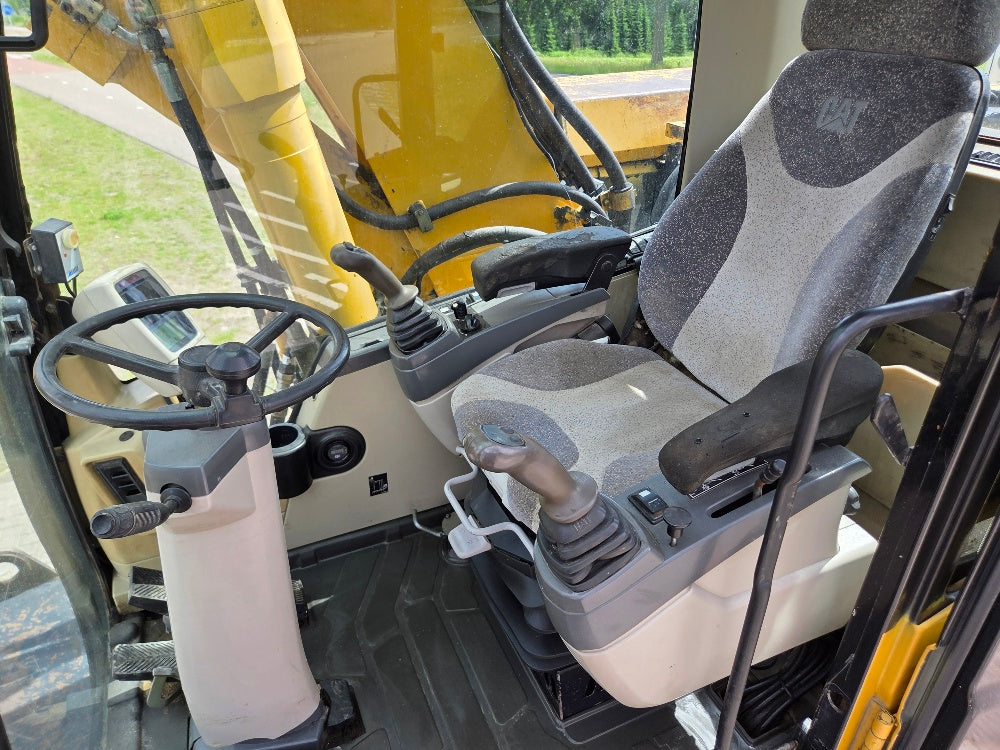 Caterpillar M318C