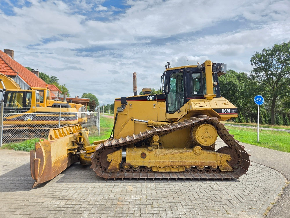 Caterpillar D6M LGP
