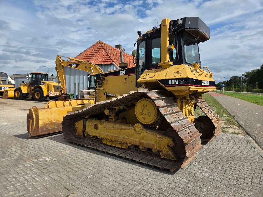 Caterpillar D6M LGP