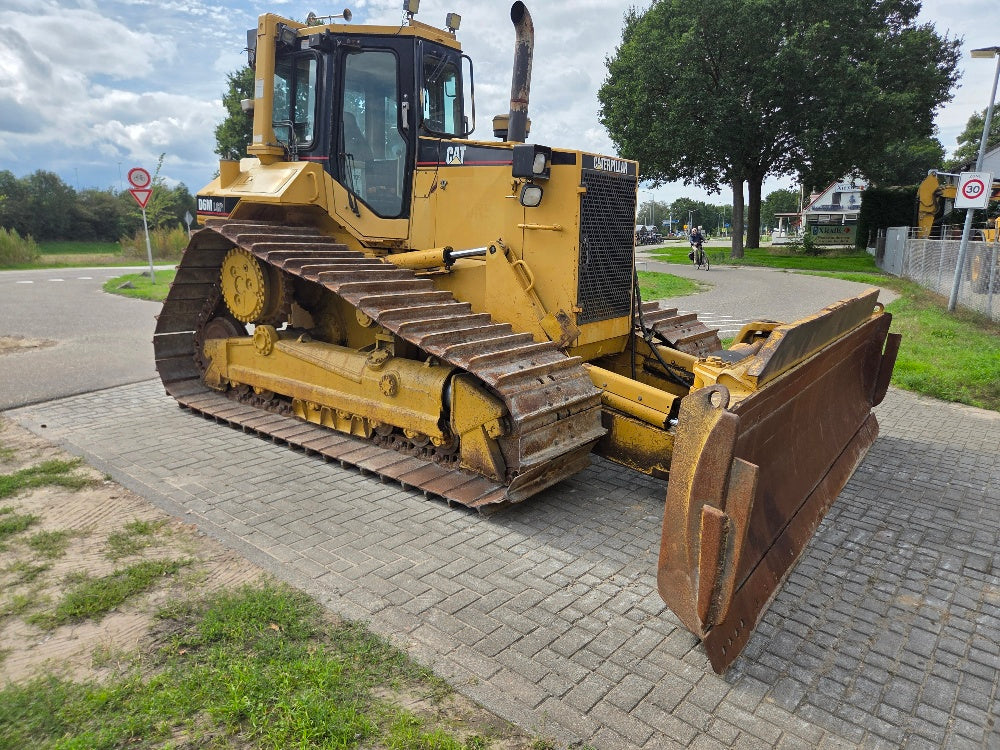 Caterpillar D6M LGP