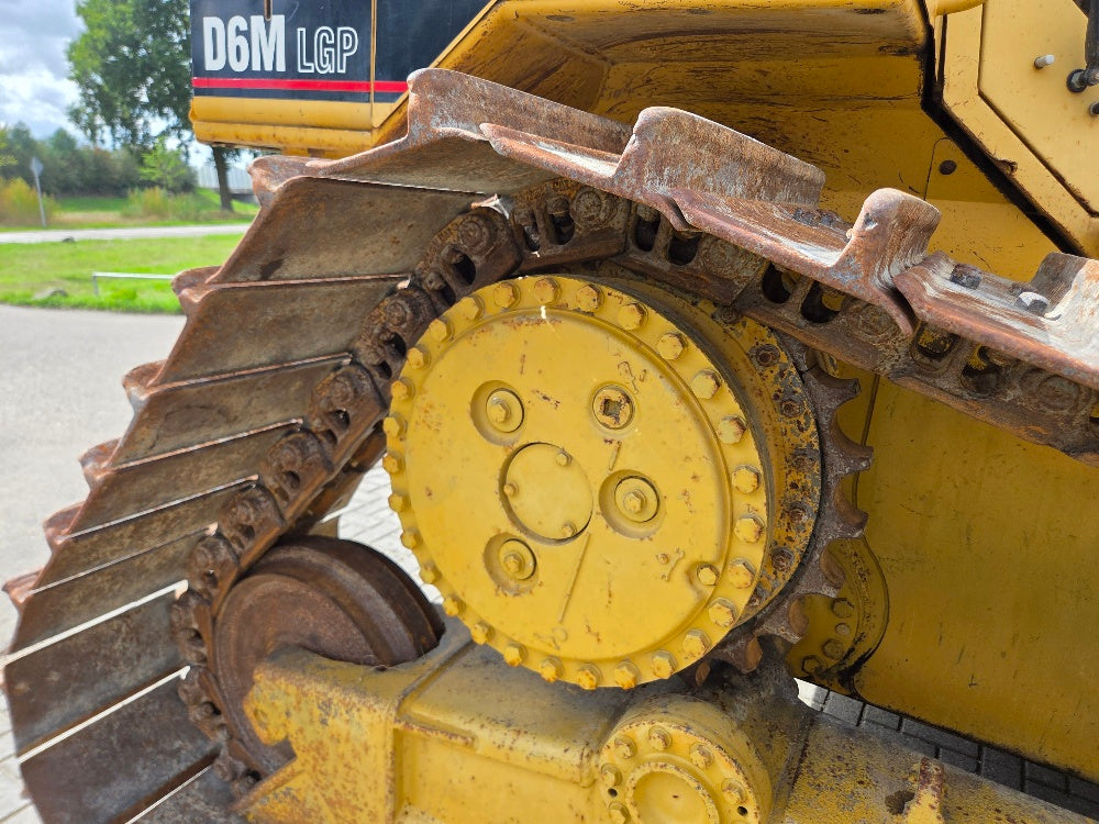 Caterpillar D6M LGP