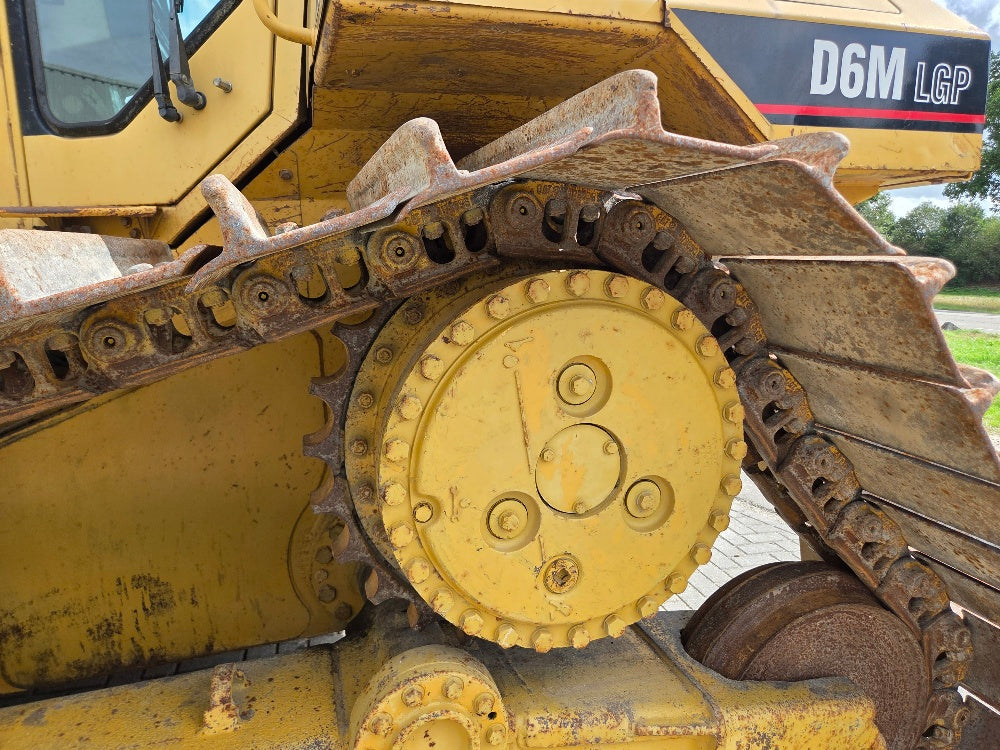 Caterpillar D6M LGP