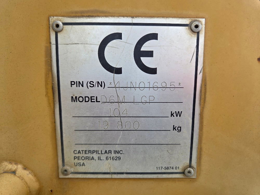 Caterpillar D6M LGP