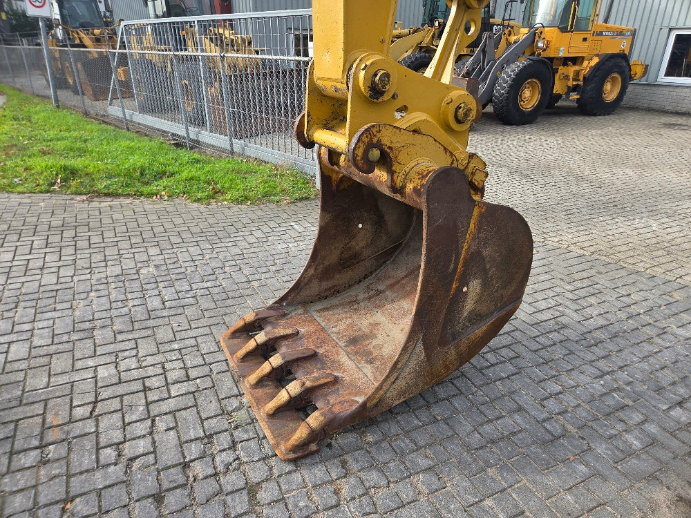 Caterpillar M318D