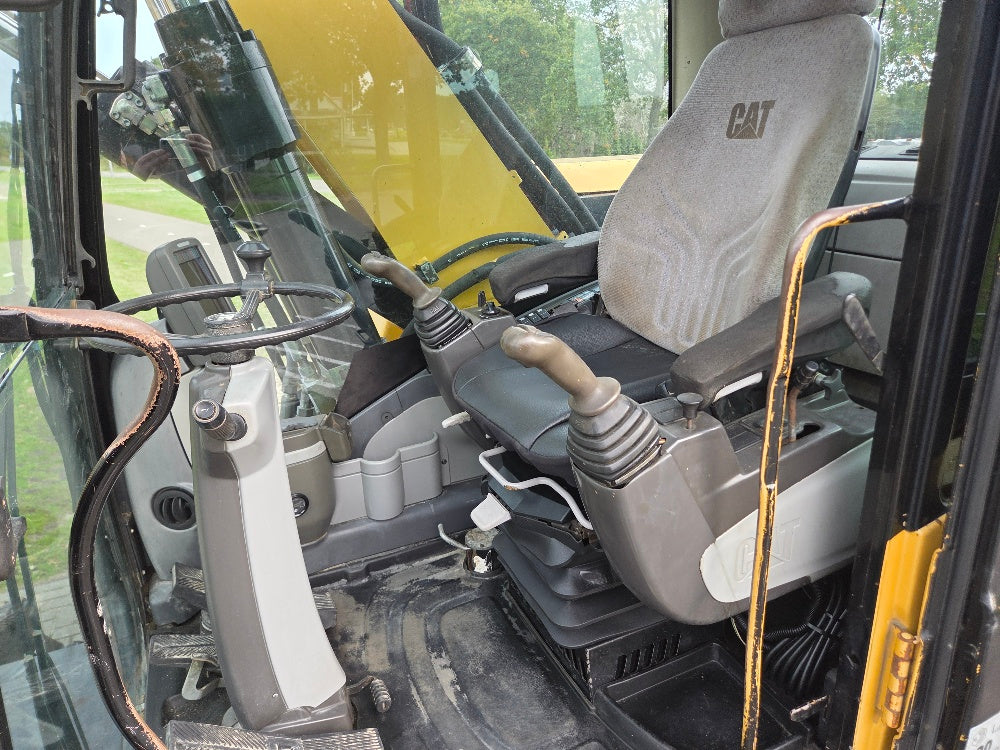 Caterpillar M318D