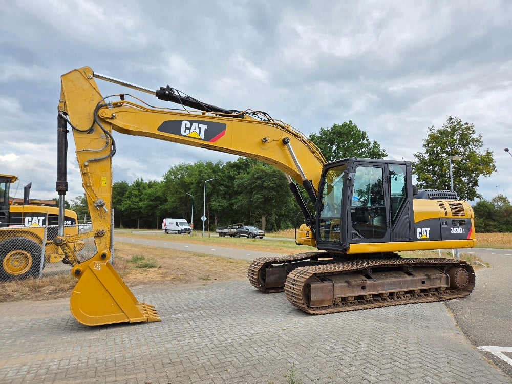 Caterpillar 323DL