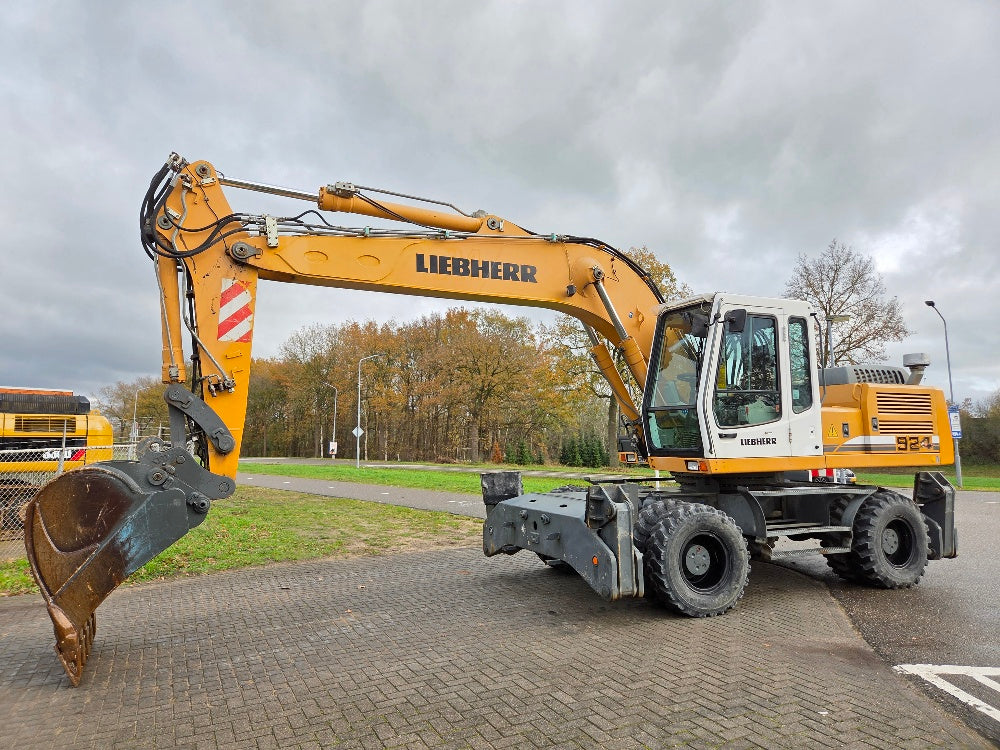 Liebherr A924B