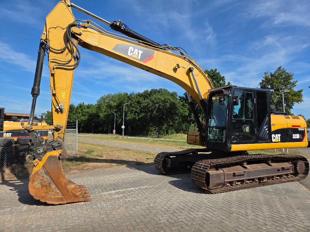 Caterpillar 323DL