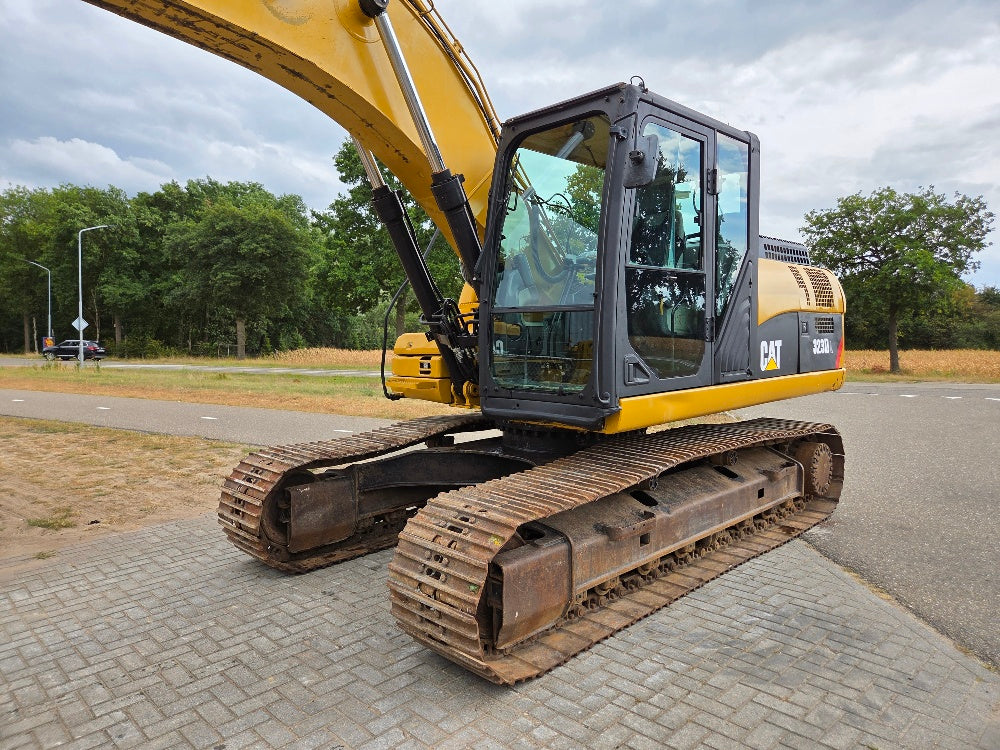 Caterpillar 323DL