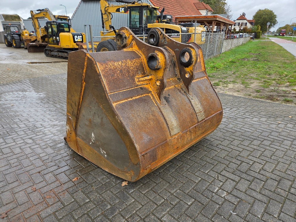 Excavator bucket