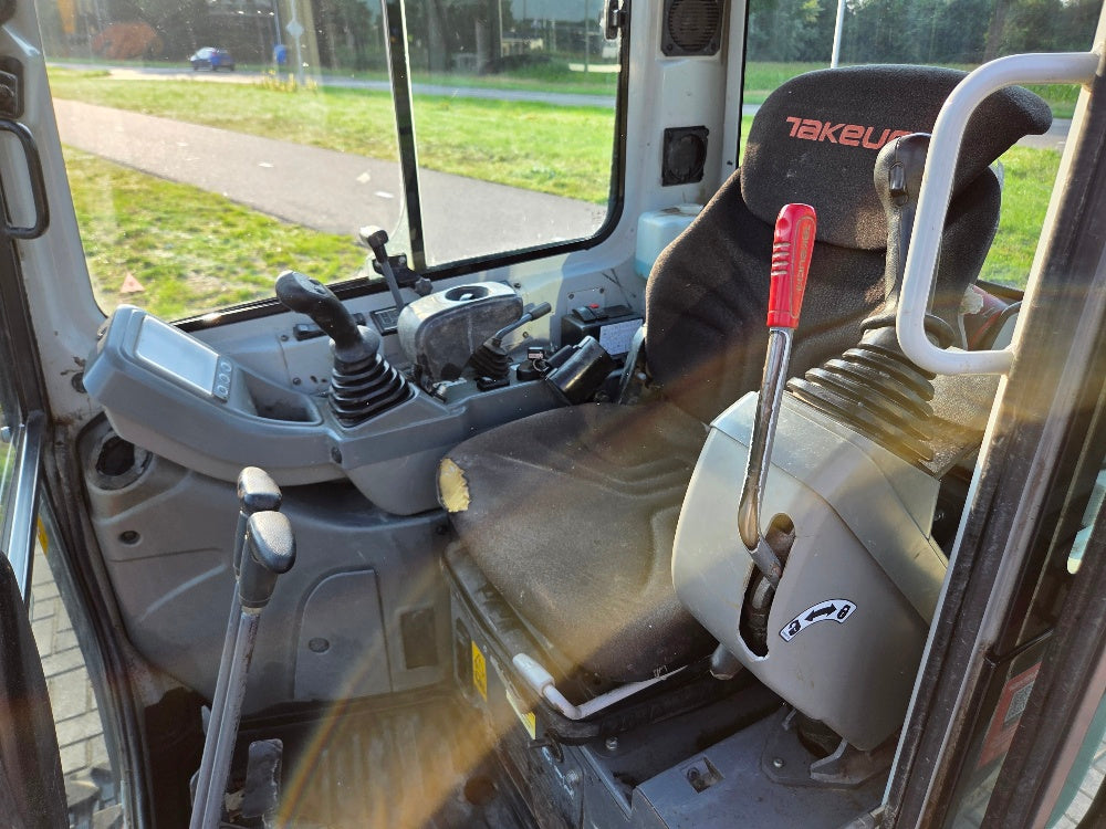 Takeuchi TB225