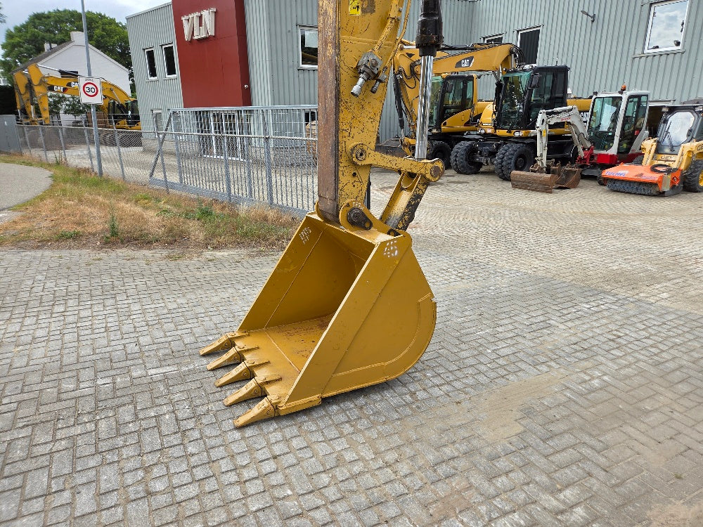 Caterpillar 323DL