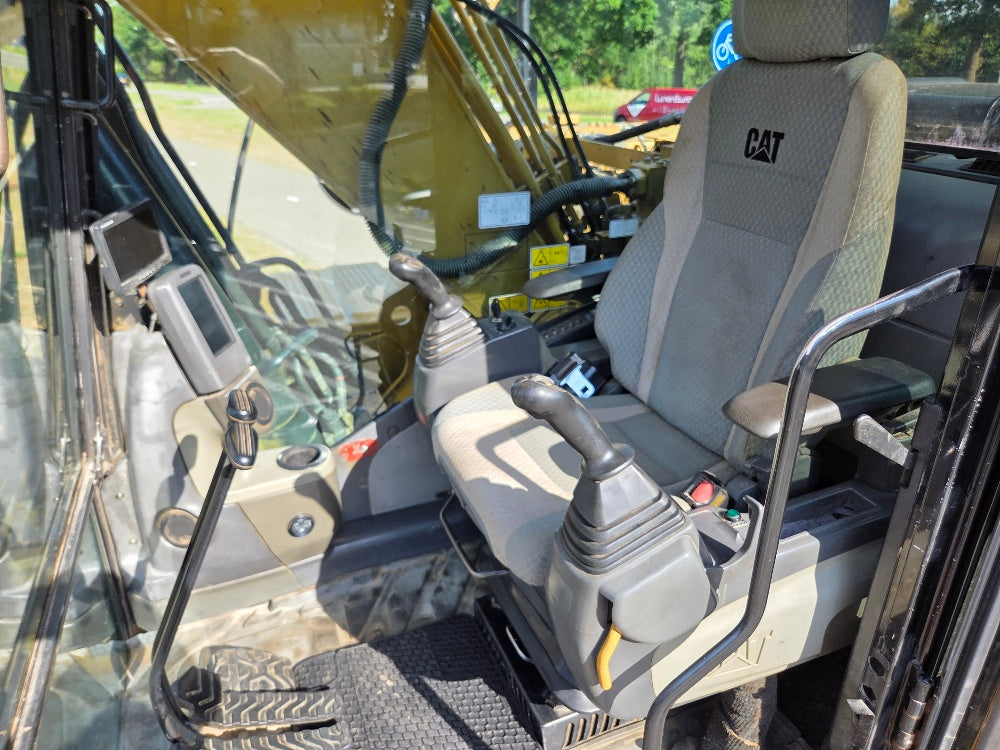 Caterpillar 323DL