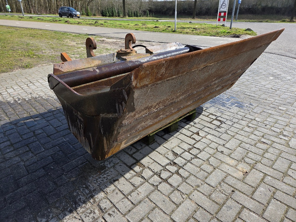 Eurosteel tilt bucket