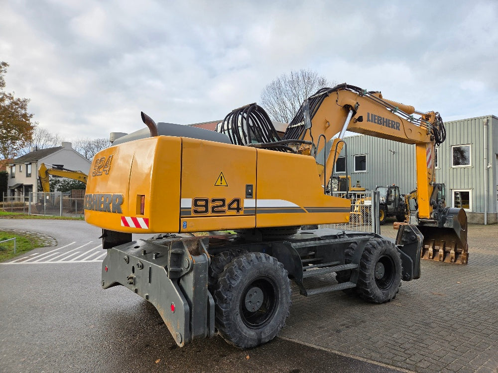 Liebherr A924B