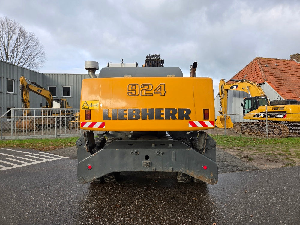 Liebherr A924B
