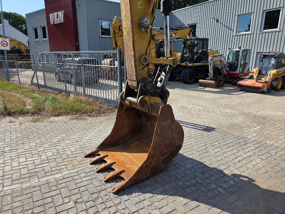 Caterpillar 323DL