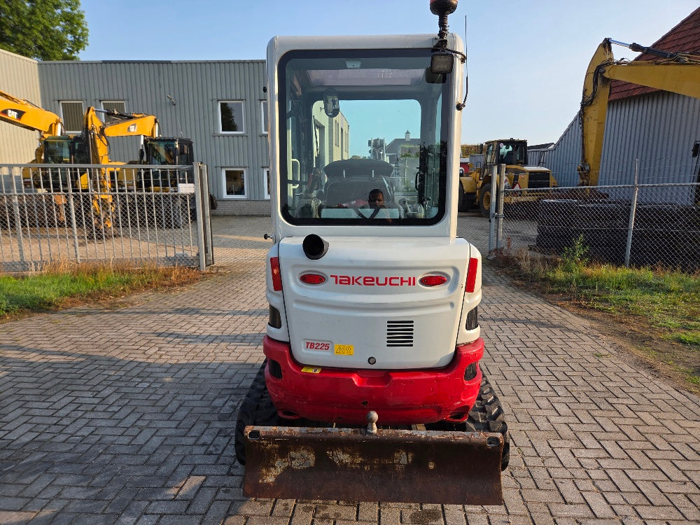 Takeuchi TB225